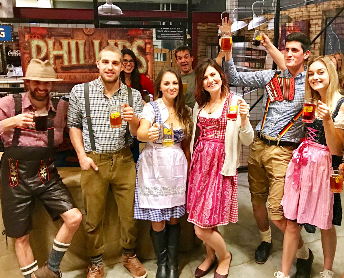 phillipsbeer's tweet photo. #Cheers to another 👍@steinanddine 🍻We had a blast sharing our #DrFunk #Dunkel with you all amongst all the 👌food, #craftbeer &amp; #lederhosen https://t.co/oO7Un73DcX