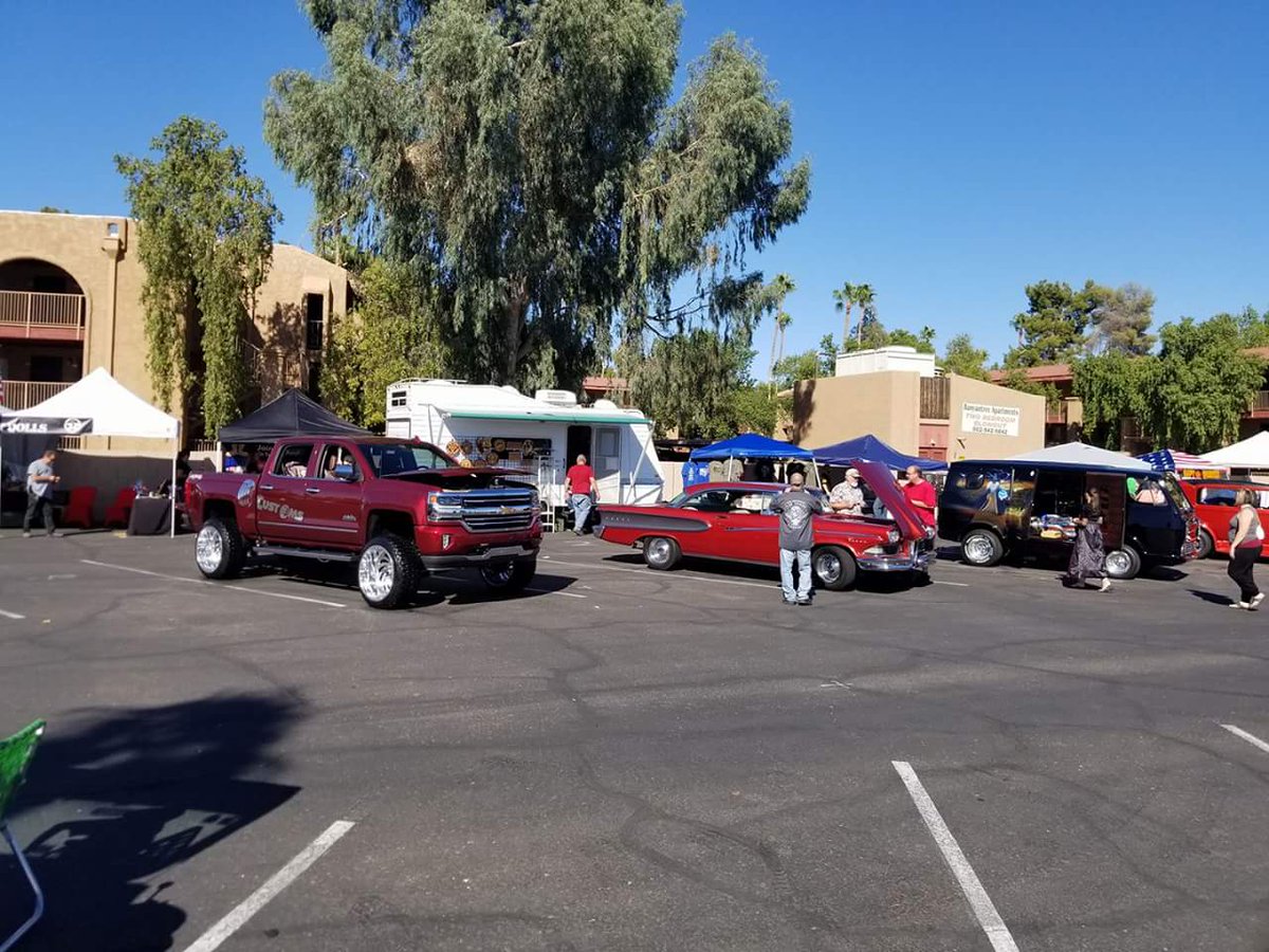 PhxBrass's tweet photo. Come join the cars, #fun, and food with the #CombatDolls until 6pm today at the #Phoenix Brass Armadillo. https://t.co/2OjkkbInoK