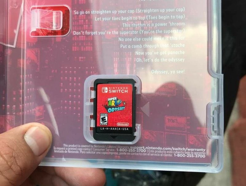 BrasilSwitch's tweet photo. Parte de dentro da versão física de #SuperMarioOdyssey para #NintendoSwitch incluindo a letra da música tema! 😊👍 Tá chegando!!😆 https://t.co/gjagWtAHYd
