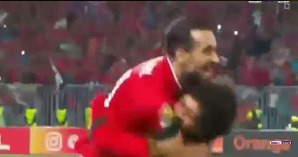 FiAlAhly's tweet photo. لما حد يقولك بتشجع الأهلي ليه
وريله صوره من الصور دي
اقل رد ممكن ترد عليه بيه😍 https://t.co/JIoK5c2SpC