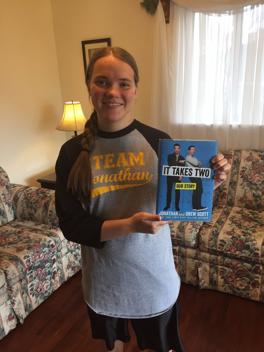 AnnieY267's tweet photo. @MrSilverScott @MrDrewScott #ittakestwobook Jonathan, you have really inspired me to be a contractor like you. I also finally got your book! https://t.co/f4imHEmsEC