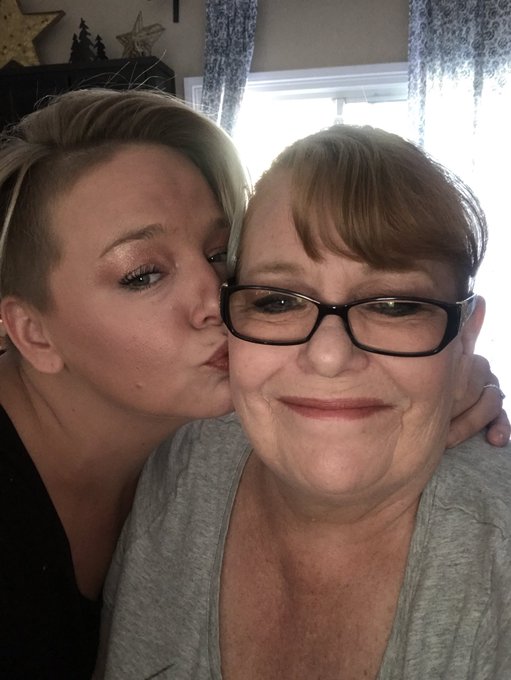 I love my mom❤️ https://t.co/eypGq1sh2r<a href="/tag/newprofilepic"class="tags"><span>#newprofilepic</span></a>