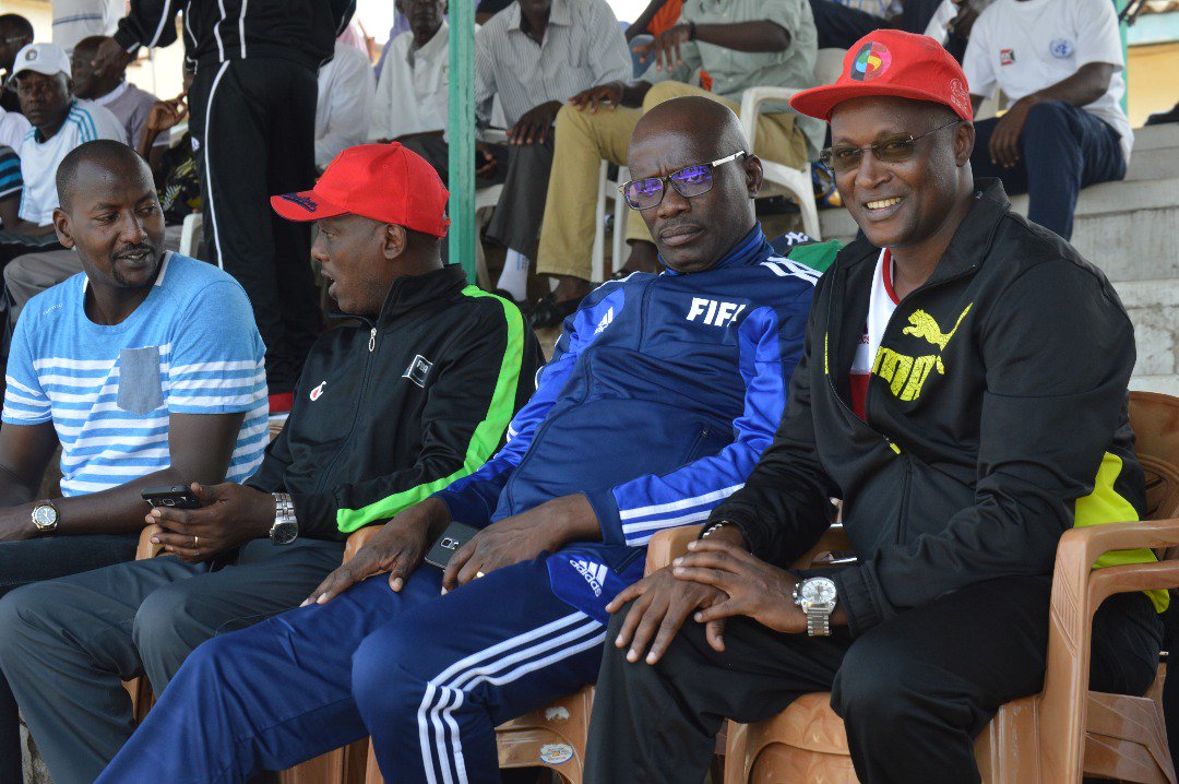 VoixPrince's tweet photo. Son Excellence le 1erVP du Burundi @Sindimwo_G a rehaussé de sa présence le tournoi de Basket-ball dédié a nos héros nationales https://t.co/Adyv7hn2F8