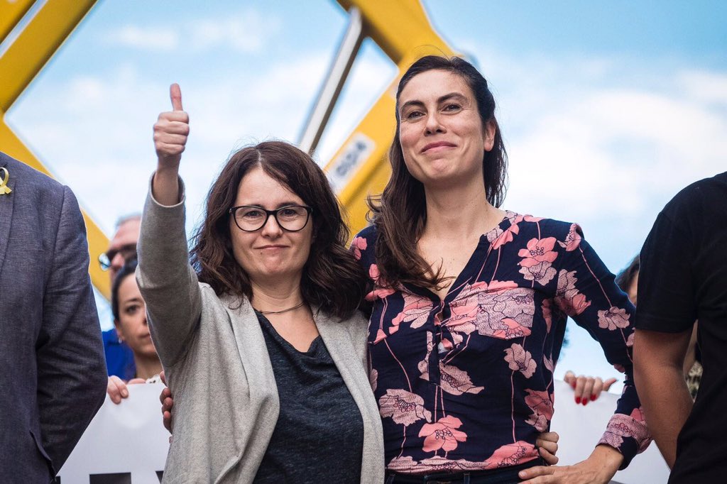 EstelSole's tweet photo. Que ningú s'oblidi d'elles. Ells estan injustament tancats i elles injustament soles tirant endavant amb les famílies. 💪🏻💪🏻#LlibertatJordis https://t.co/hqF4fu0IFY