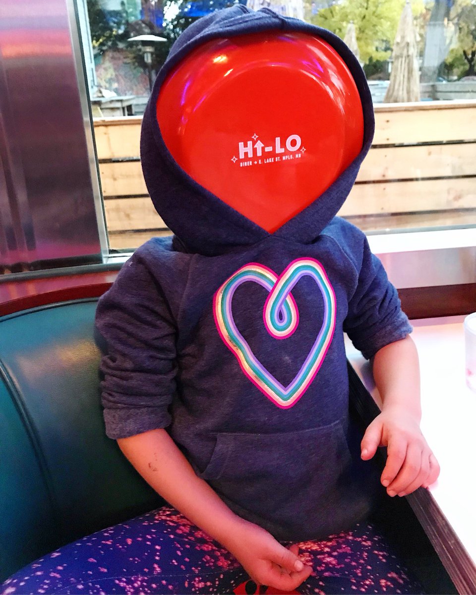 Hi_Lo_Diner's tweet photo. Instant #halloweencostume by Hi-Lo. 💫👌 Each kids meal comes served on a frisbee for your kiddo to take home. Sharing optional. 😉 #iateathilo https://t.co/AIAHZQjn5M