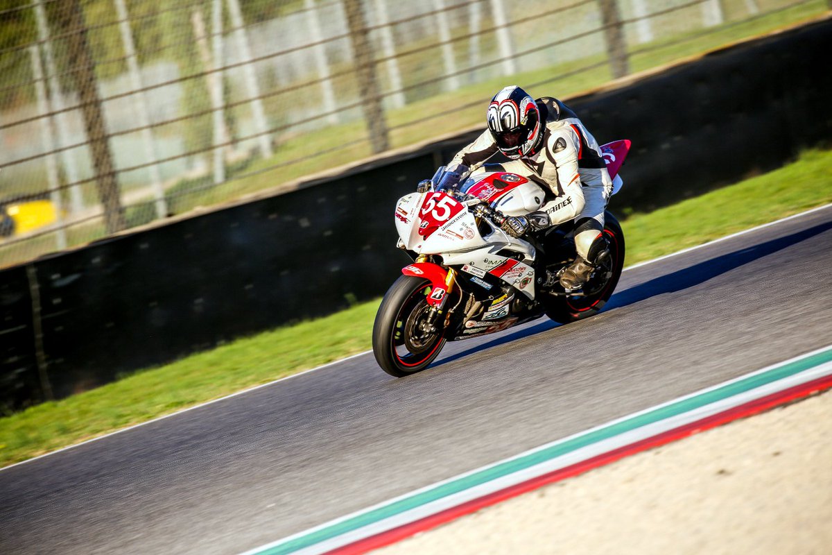 comotticorse's tweet photo. Trofeo Bridgestone @IdealGomme 5° appuntamento a @MugelloCircuit per @gianlupazzini55 e @comotticorse #start_team https://t.co/8ohSBLZbdB https://t.co/wHaS2V2sPo