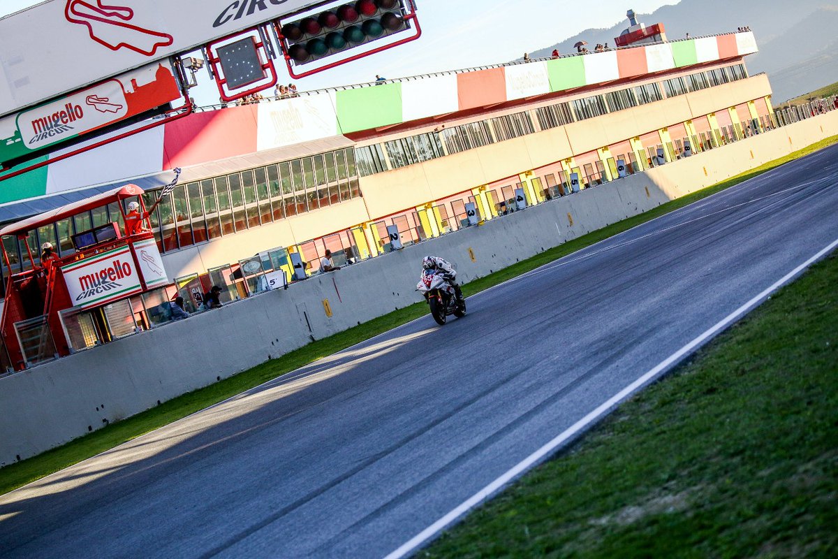 comotticorse's tweet photo. Trofeo Bridgestone @IdealGomme 5° appuntamento a @MugelloCircuit per @gianlupazzini55 e @comotticorse #start_team https://t.co/8ohSBLZbdB https://t.co/wHaS2V2sPo