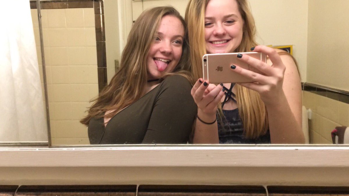 maddiesnell_'s tweet photo. Happy bday to two of my favorite people on the planet!!! I love u both so so much that I need a towel!! 🎊❤️ https://t.co/Q1sQkaD2ka
