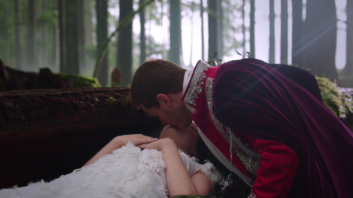 OuatWikiFR's tweet photo. Il y a six ans, tout débutait ! #OUAT
https://t.co/WwaQq3SUTu https://t.co/C8uulaiaLE