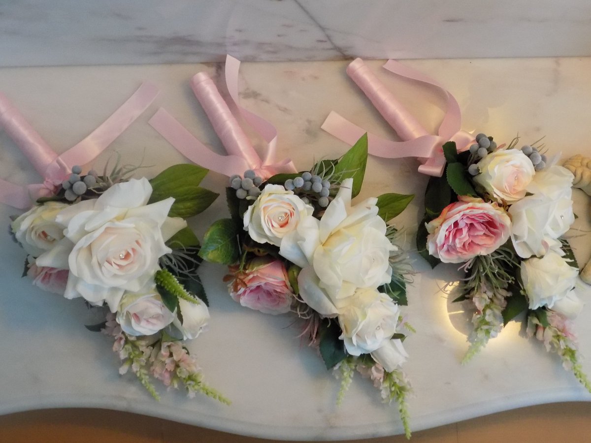 Super pictures from Nicola and Darren's wedding. <a href="/artaglasgow/">Arta Glasgow</a> <a href="/planscotwedding/">Planmywedding</a> <a href="/vintage_lisa/">Dragonfly Dress Design</a> <a href="/Rennickswedding/">RennicksWedCars</a> @BethsMogador4 <a href="/BrianMSeaman/">Brian Seaman Also: @BrianMSeaman.bsky.social</a>
