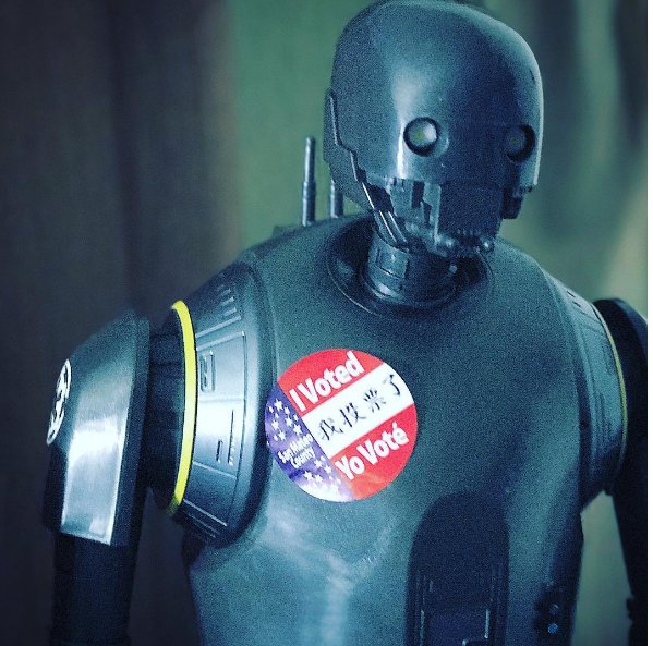 cetomedio_'s tweet image. Il futuro del voto è il voto robot
#Maroni #ReferendumAutonomia #robotsofthefuture