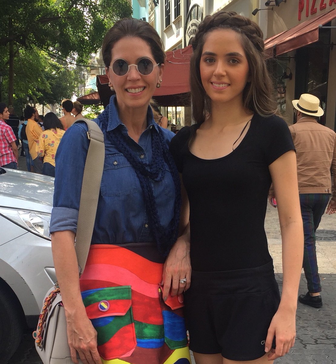 StellaLeonF's tweet photo. A los hijos se les enseña que el éxito es el resultado de pasión por lo que haces, disciplina, responsabilidad y excelencia! #mygirl #dm2017 https://t.co/DbNiYCyrWK