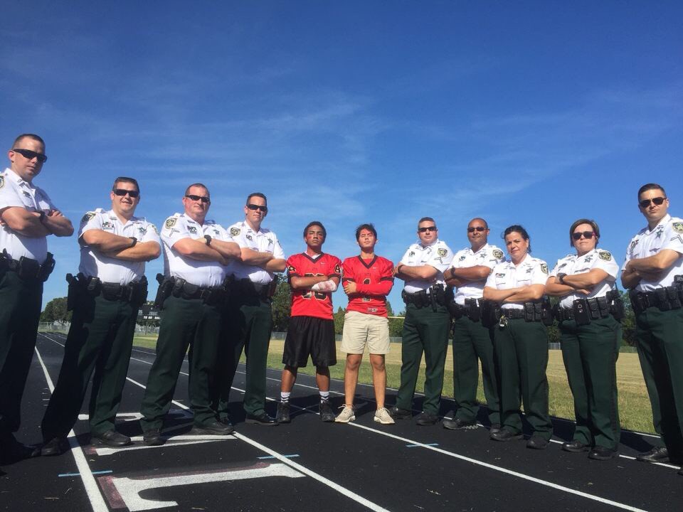 LetoLeadership's tweet photo. More pics from the @HCSOSheriff mock DUI presentation @LetoHighSchool. Thank you, First Responders, for all you do! #ArriveAlive #falconsafe https://t.co/TKyz0w6jqn