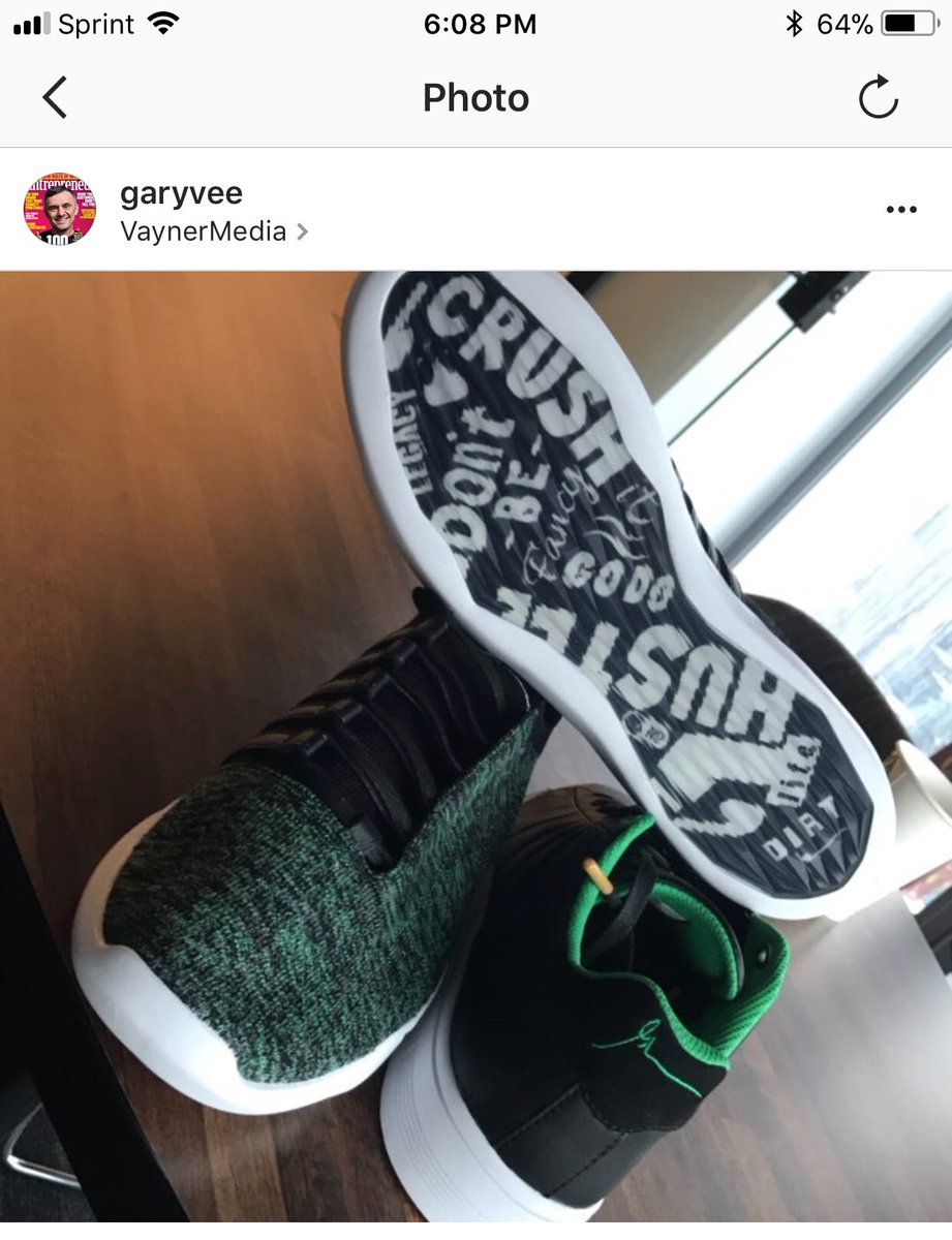 ItsMeEdmonds's tweet photo. When you reach the point of getting your own shoe #jordanstatus @garyvee #wantthese https://t.co/2JqlN2OOl5