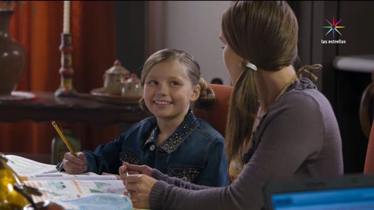 Isabella_TenaDF's tweet photo. Un hermoso personaje gracias por tanto pequeña eres una gran actriz @IsabellaTenaN #GraciasIsaPorFrida https://t.co/QP2d2wdj77