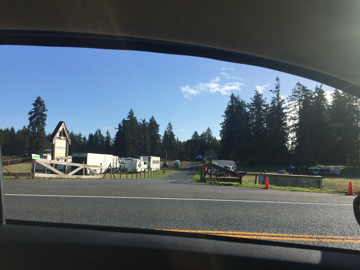 sammithewander's tweet photo. @yvrshoots @WhatsFilming. Shooting location at 16 ave and 192 Street. Not sure what it is but pretty awesome though!! https://t.co/yUSLm2Smr4