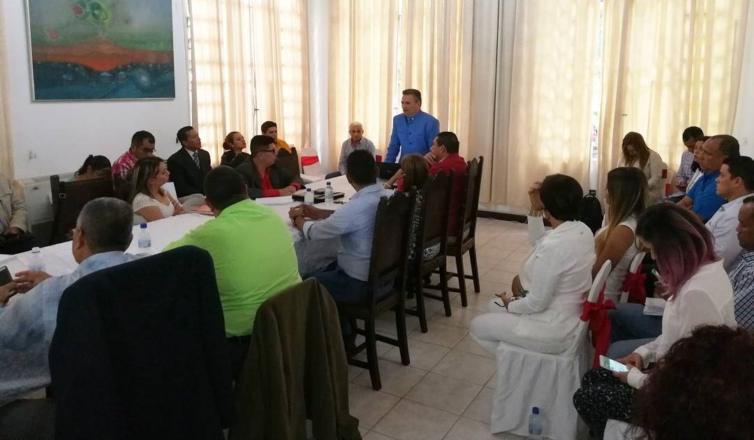 rafaelcalles's tweet photo. Desde ya dando las instrucciones a nuestro tren ejecutivo, para que cada uno desde su puesto trabaje en por los portugueseños @nicolasmaduro https://t.co/TBbdBu0fkJ