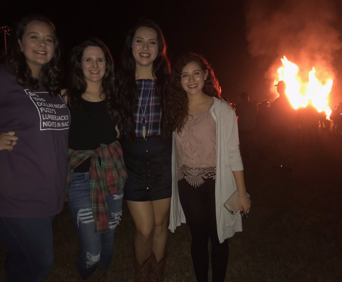 SFAGenJacks's tweet photo. Homecoming 2017💜 #SFA https://t.co/WYmZbrnZha