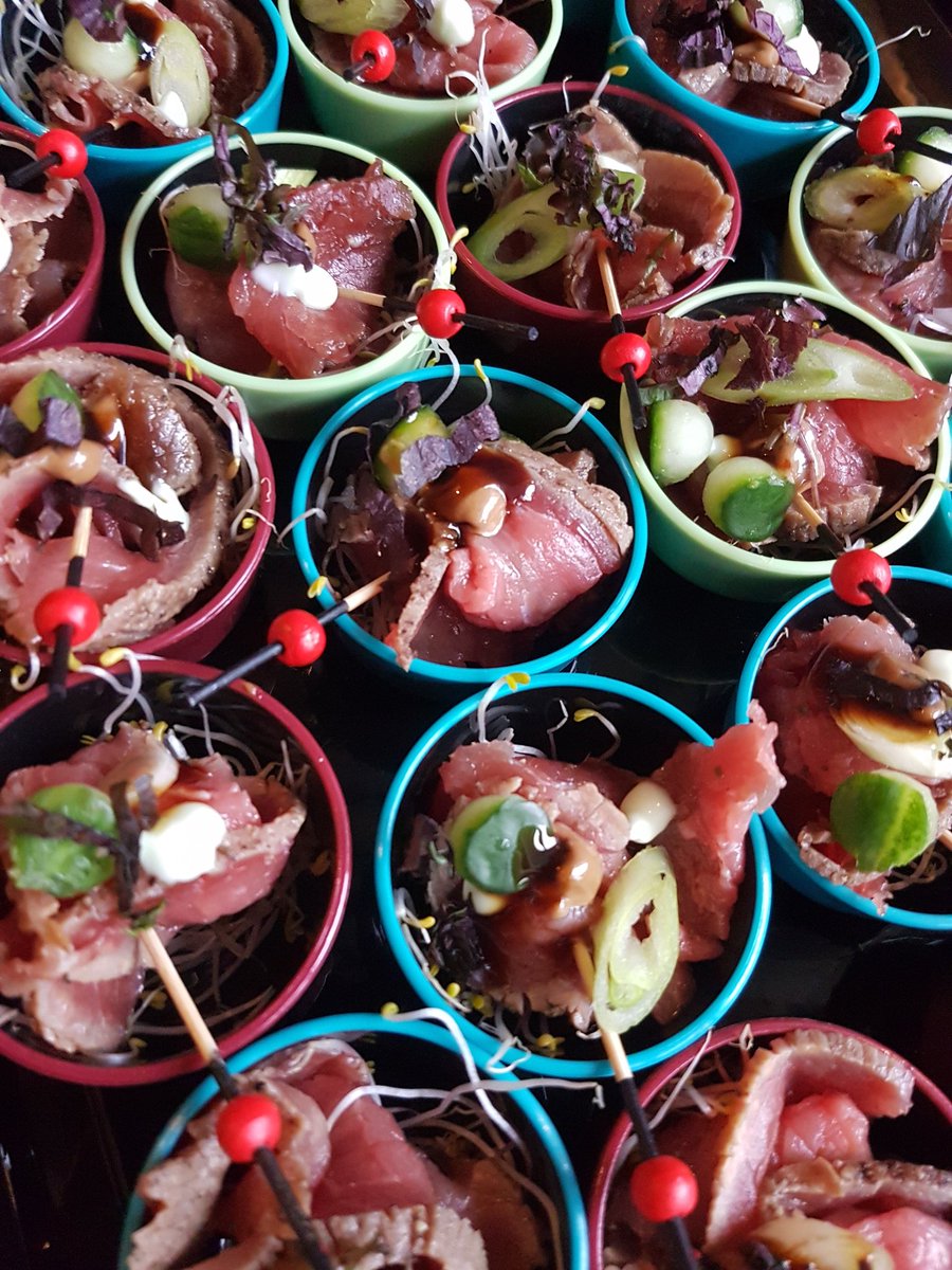 VariatieC's tweet photo. Gemarineerde en gegrilde rosbief.  #Queeniessate #wijnproeverij #variatiecatering #glutenvrij #healthyfood #Zoetermeer https://t.co/ApmFuteqBE