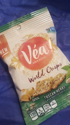pikasubu's tweet photo. I’m a #VeaSnacker! Tuscan Herb yum!! #RealIngredientsMatter #MyMagazineSharing #FreeSamp https://t.co/raVpQz3EPb https://t.co/X0q4enYLTF