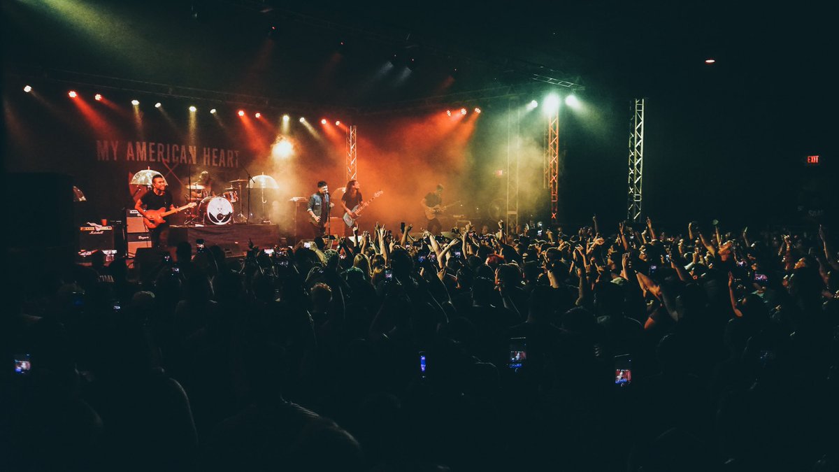 jessebarrera's tweet photo. No words. San Diego. I love you. #hidinginside10 ☔️ https://t.co/6tHFImfvHV