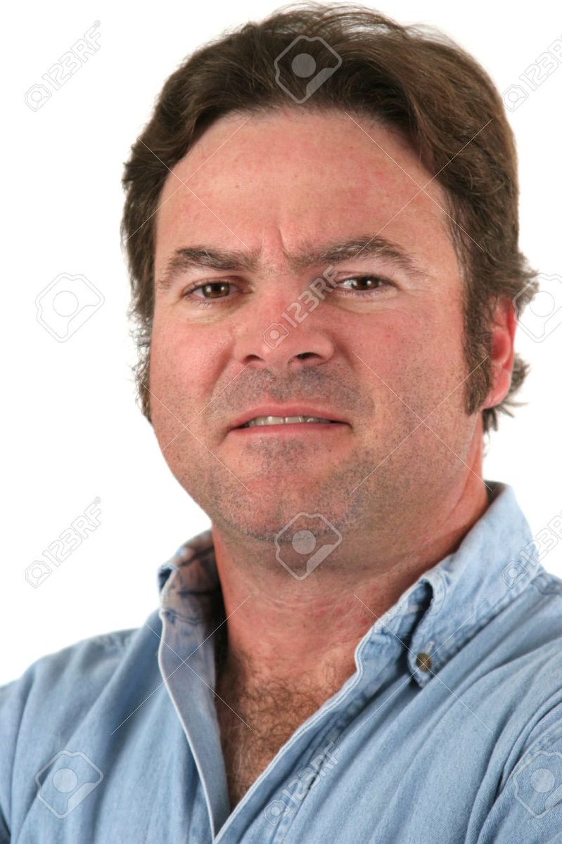 YoungHouseSlave's tweet photo. When you see an interracial couple kissing https://t.co/LESYF4VPdF