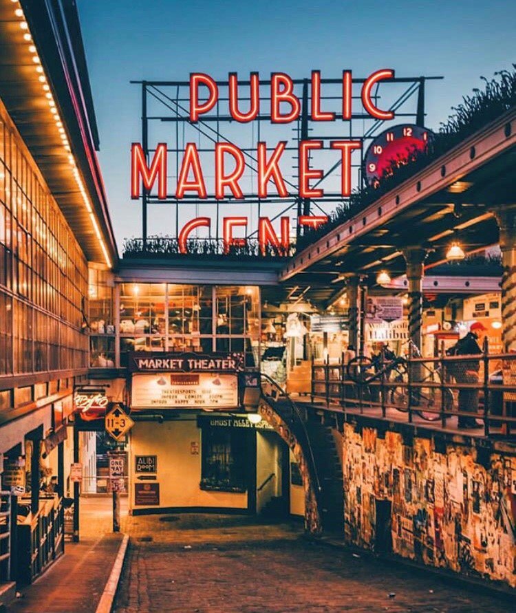 somethingsilver's tweet photo. Those magical Autumn nights #SomethingSilver #SeattlePulse #Repost #PikePlaceMarket (πΈ: @alberthbyang ) https://t.co/RwnGfm978D