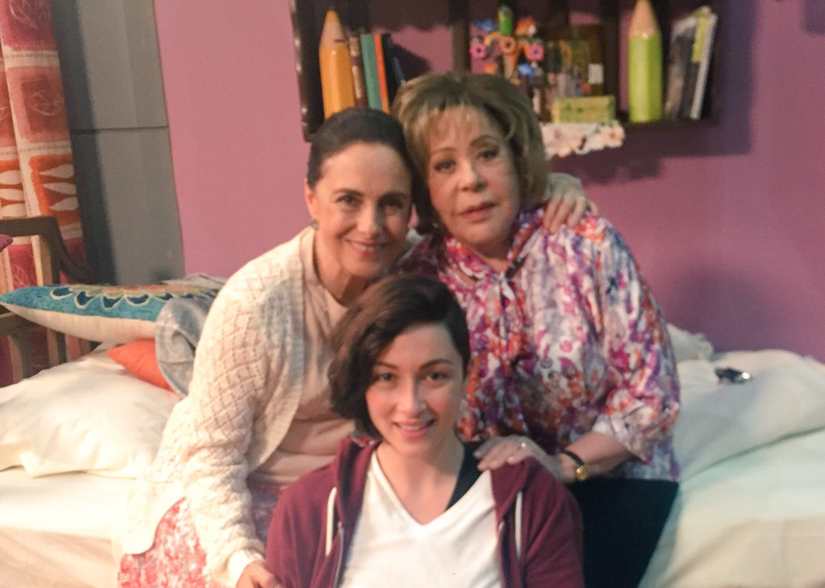 LauraVignatti's tweet photo. #FinalMiMaridoTieneFamilia ❤️@MiMaridoFamOf @Canal_Estrellas https://t.co/8qSJkgHd5n