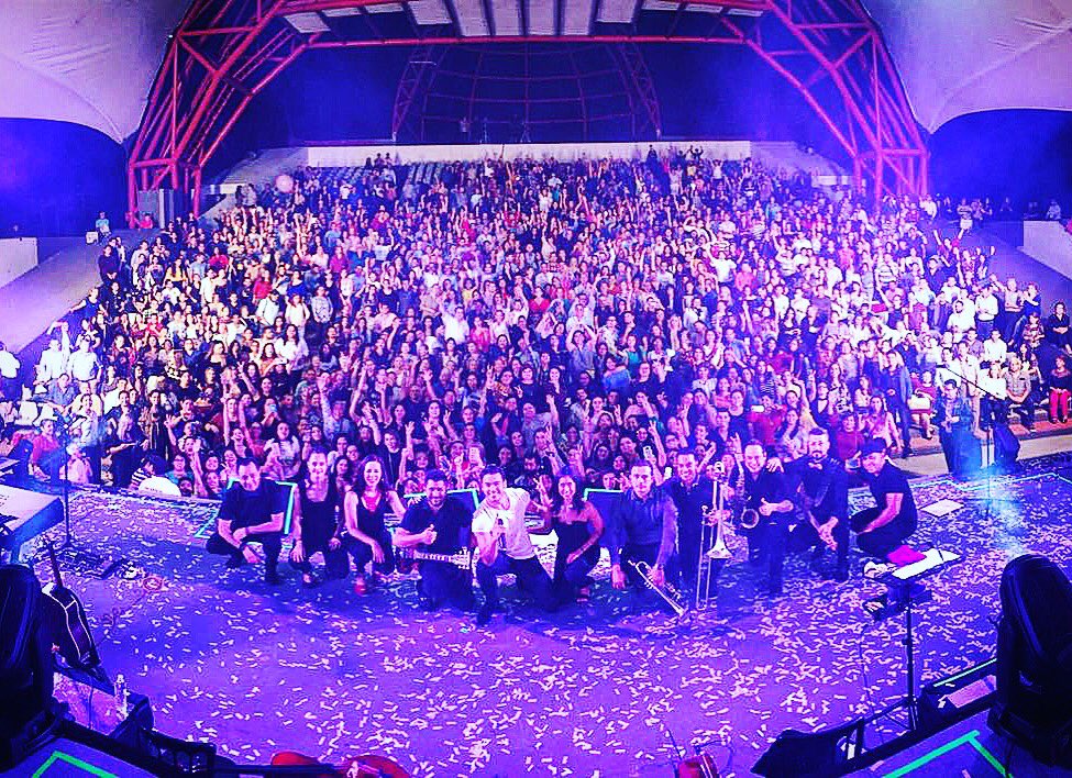 _CarlosRivera's tweet photo. ¡Gracias mi  Matamoros querido! Nunca te podré olvidar... 🎶🎶✌🏼😎 ¡Eres puro amor! #YoCreoTour https://t.co/mspDY810fG
