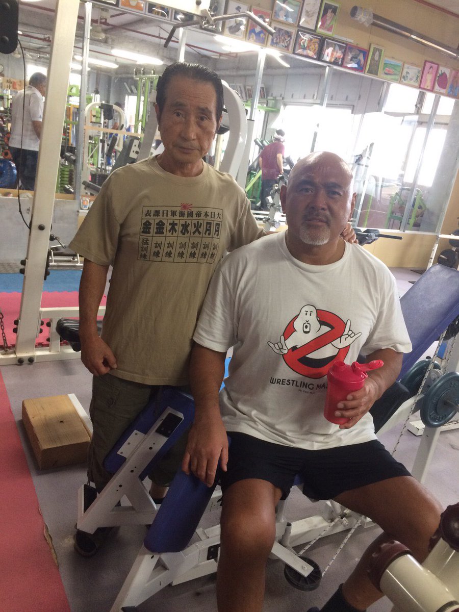 muto_keiji's tweet photo. 台風の影響で東京に帰れない！ということで鳥取県倉吉市のゴールドボディジムでトレーニング。昔ながらのジムで心地よい。名物の谷本会長は75歳の現役バリバリで良い刺激をもらったぞ！ https://t.co/IF1g8oflKZ