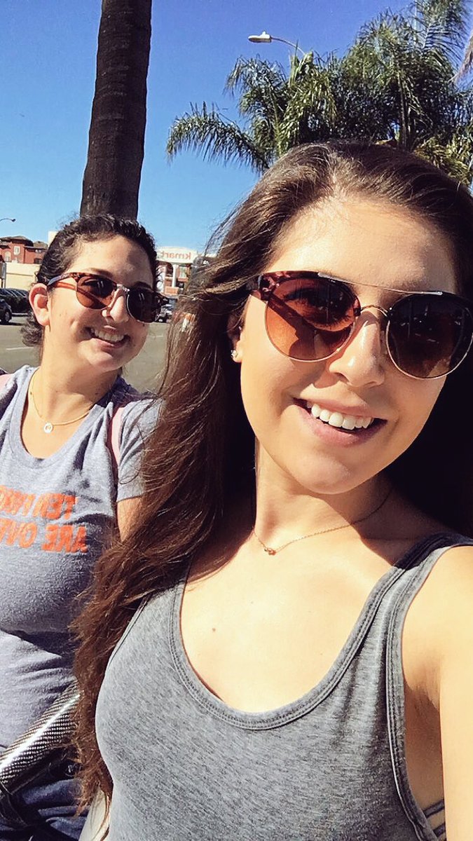 aannggeellll's tweet image. Just lucky finning around Los Angeles with @WheresWaldman 🌸🦄💞. #bionicactress