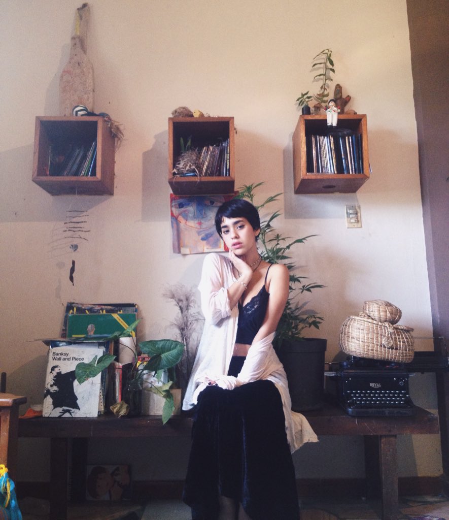 ataraaatar's tweet photo. Your (less) favourite witch is prepared to steal your girl. https://t.co/w9L2iAUpns