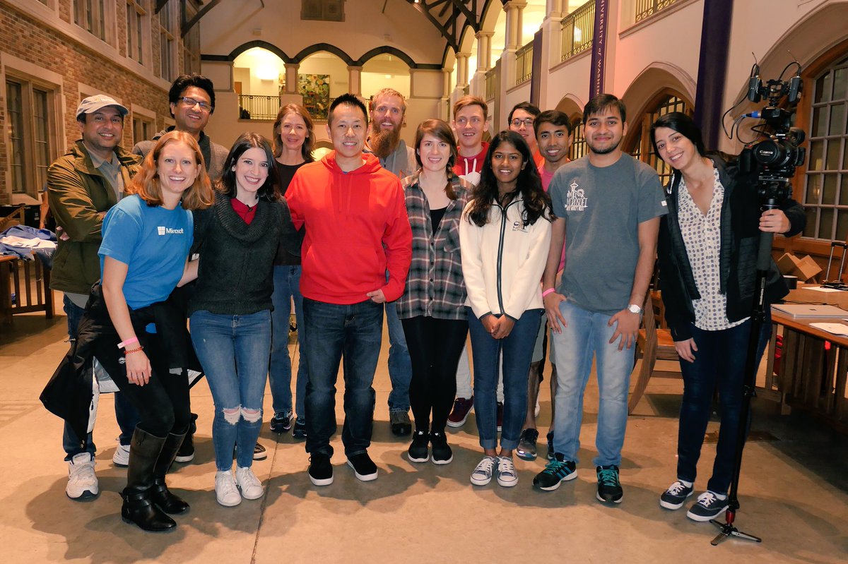 Golnaz89's tweet image. Almost done with #dubhacks!