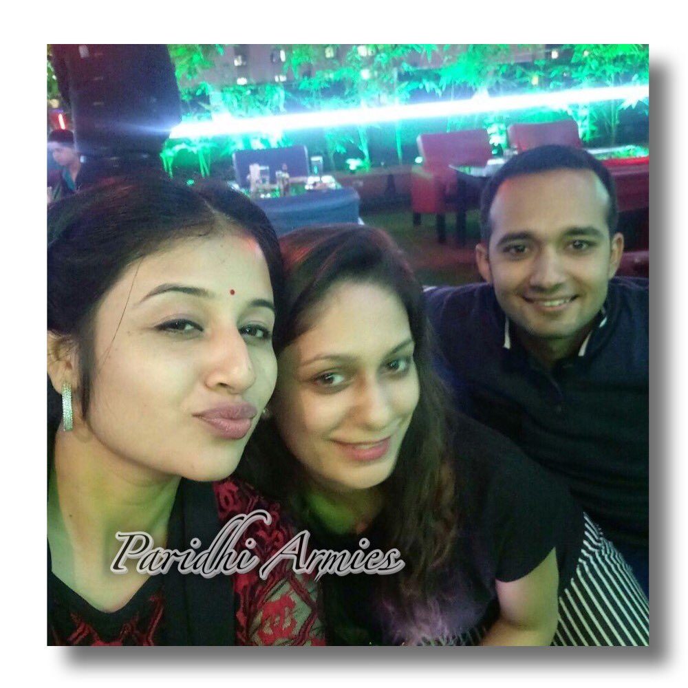 Paridhi Sharma Army tweet media