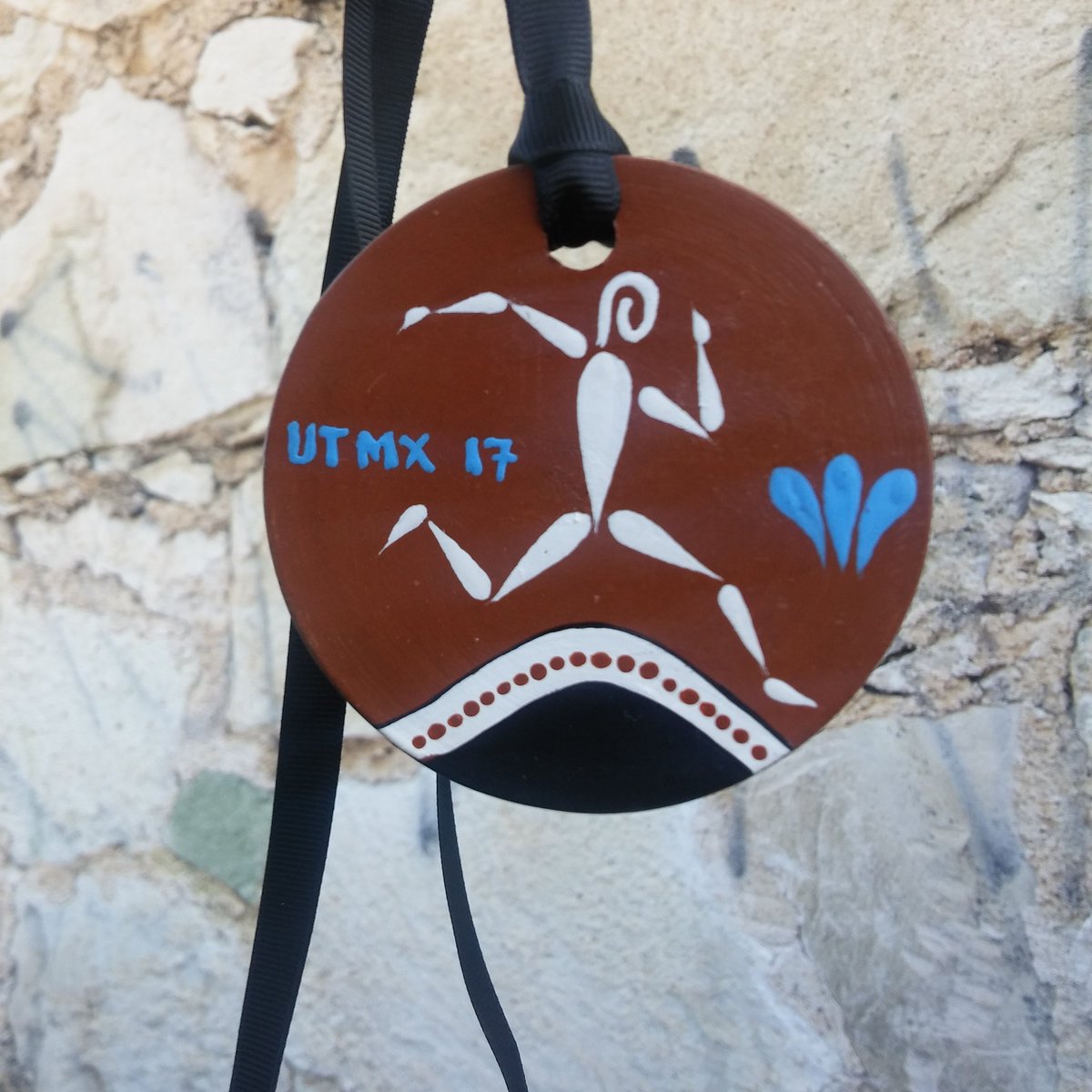 angyrunner's tweet photo. La montaña por sí misma premia con vida,voluntad,lágrimas.. quizá por eso en #UTMX2017 no se dan medallas Hoy fuí afortunada #YoElegiCorrer https://t.co/ABt8WI5E4G