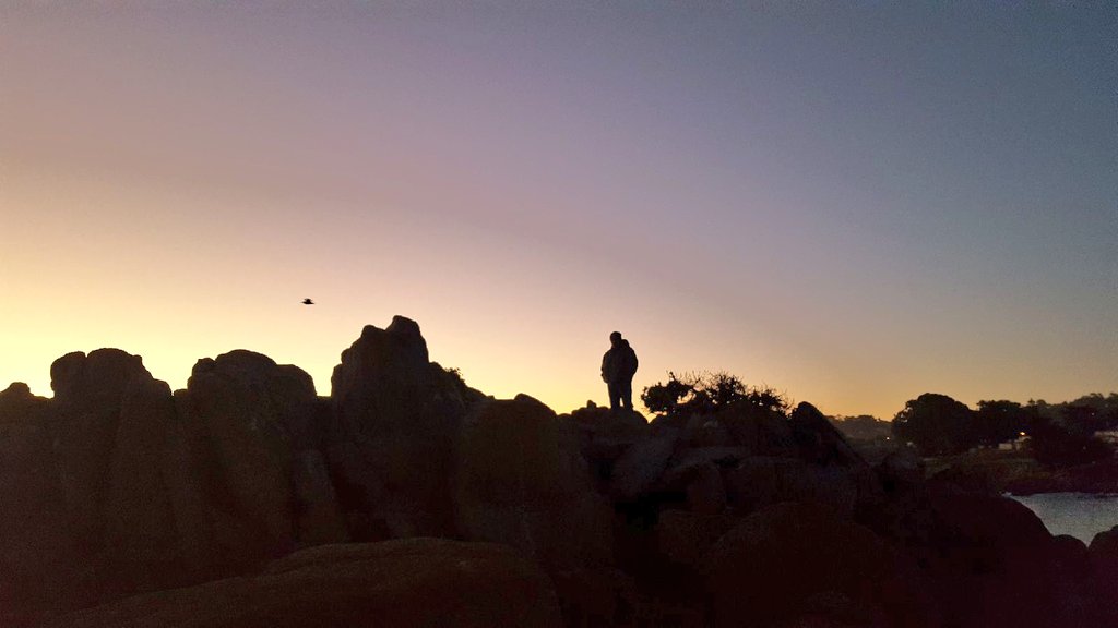 deannakane32's tweet photo. Monterey Sunrise 10-22-17 https://t.co/W97pPeElCT