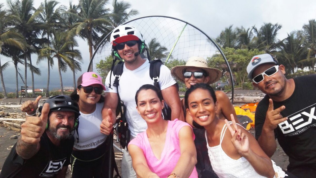 JACOPARAGLIDING's tweet photo. Bex Tandem Flights https://t.co/CscEFcJs0h