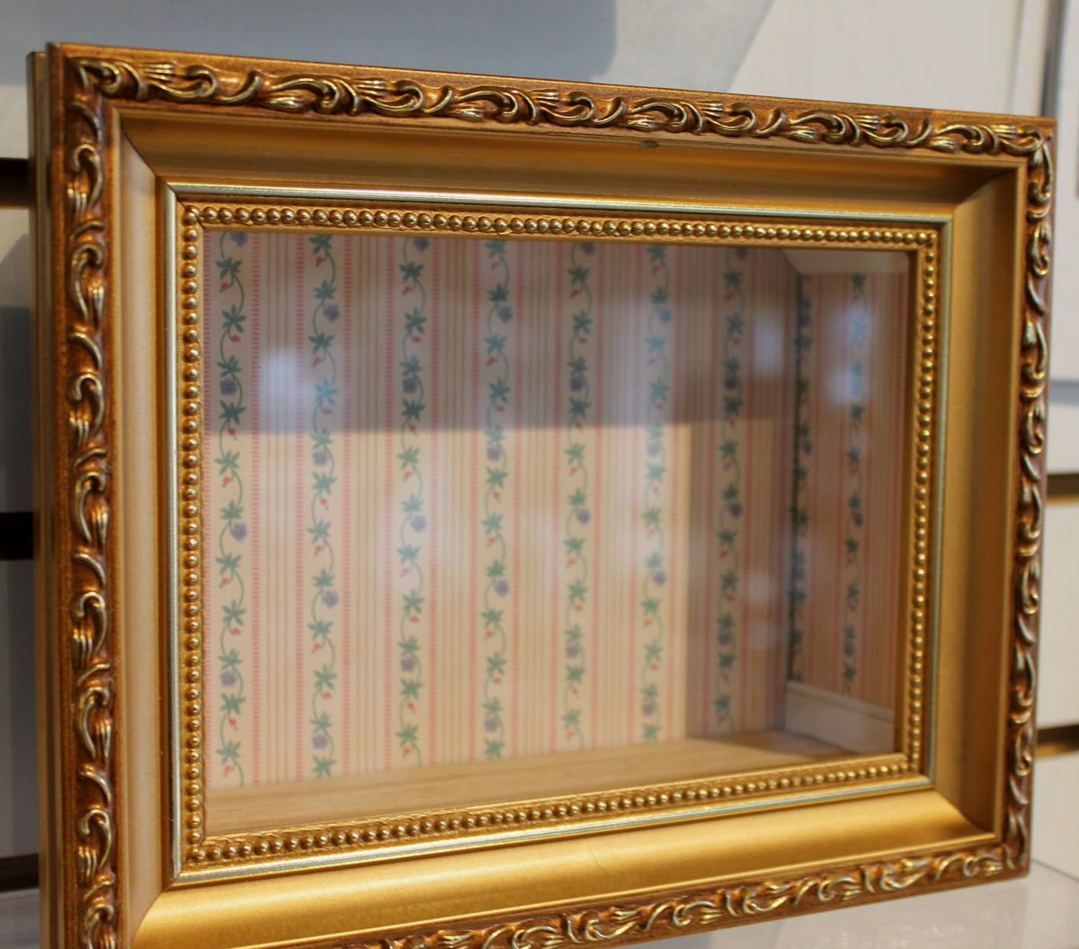 TLDollhouseC's tweet photo. We've got great #shadowboxes for those who love #miniatures, but are short on space.
#mini #dollhouse #shopmpv
https://t.co/1KjQAsK16b https://t.co/61sozFqDDE