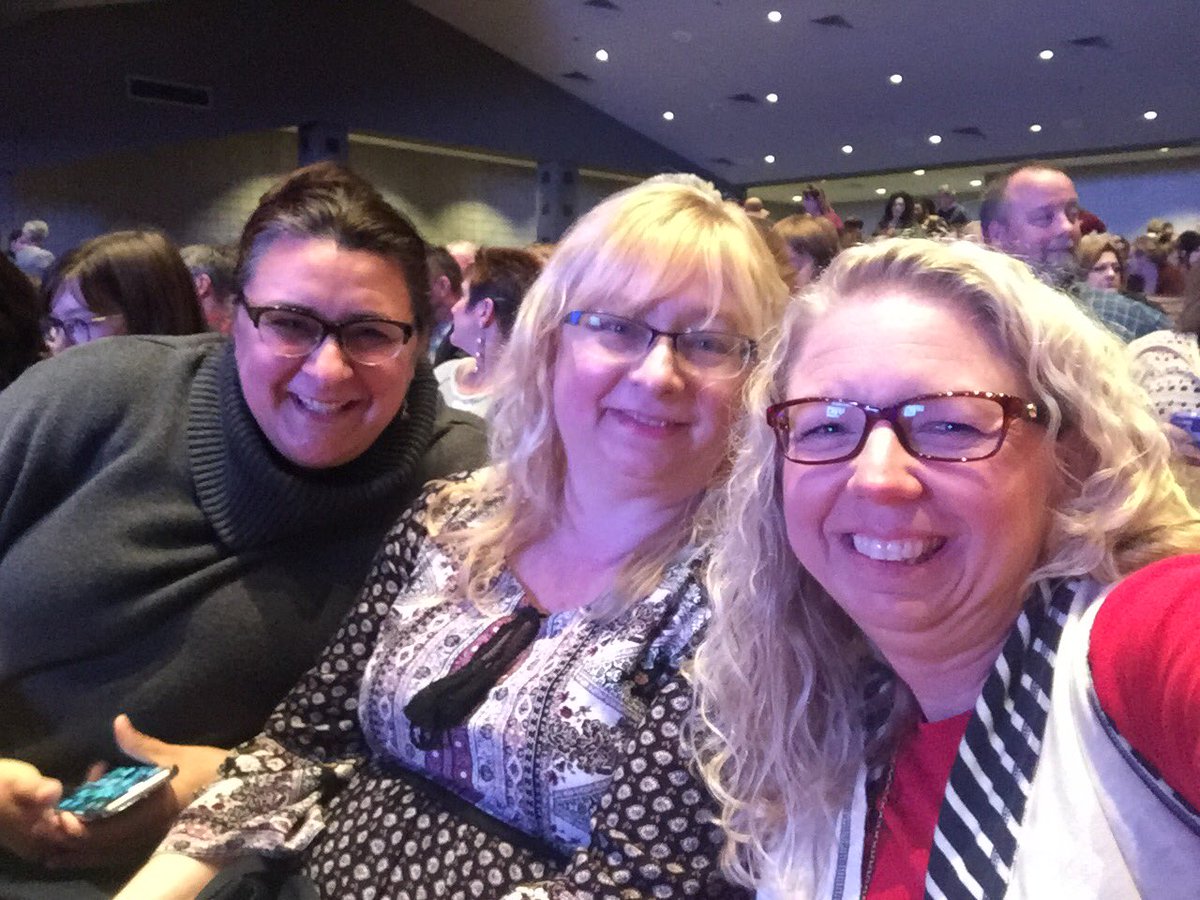 Almost an American Idol reunion. Mandisa, Danny Gokey and Vanessa. GirlsNightOut #BeIntentional