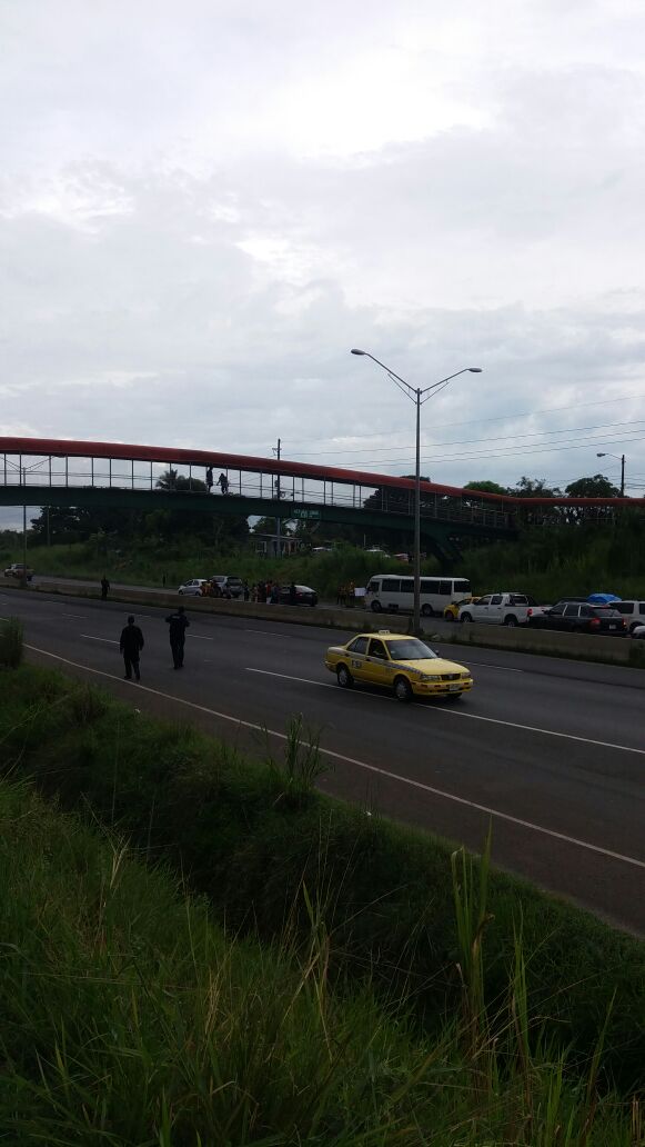 Bandida_pty's tweet photo. @ZulayRL @AlvaroAlvaradoC @Traficologo 36 horas sin electricidad, si no recibimos respuestas de @GNF_pa para las 6:00am volvemos a cerrar https://t.co/DO2u2ygW5a