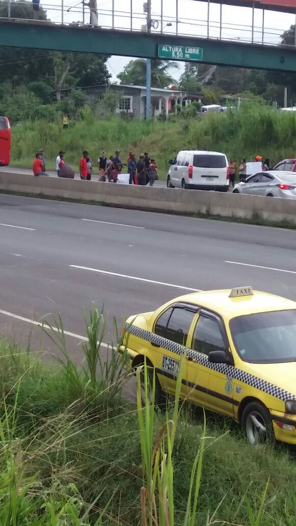 Bandida_pty's tweet photo. @TraficoCPanama @tvntrafico @panama si no recibimos respuestas de @GNF_pa cerraremos los 6 paños de la autopista a las 5:00 am https://t.co/eqnT65h5dI