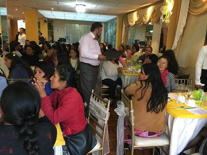 chrisgavilanes's tweet photo. Alegría y gratitud por la movilización de las 130 damas que se dieron cita para ser parte del #ProyectoMiel en #Riobamba 
EVENGELISMO FEMENINO 🐝 
@ady_cyn Felicitaciones!!! 
👉Ancianos de “meseros” 😃 https://t.co/t5cukmhYgv