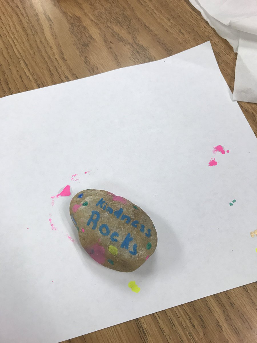 forrest_HES's tweet photo. We can’t wait to put our kindness rocks outside our school! @KristenGilpin #heskindminds #KMChallengeOct https://t.co/exyTzr3wzl