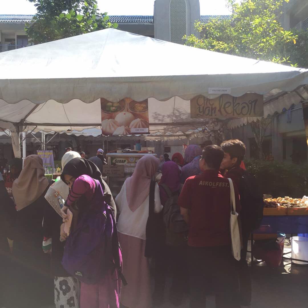 econsfest18's tweet photo. Live Update Day1 #Efest17 #Dbazaar https://t.co/ctUO7KrH2K