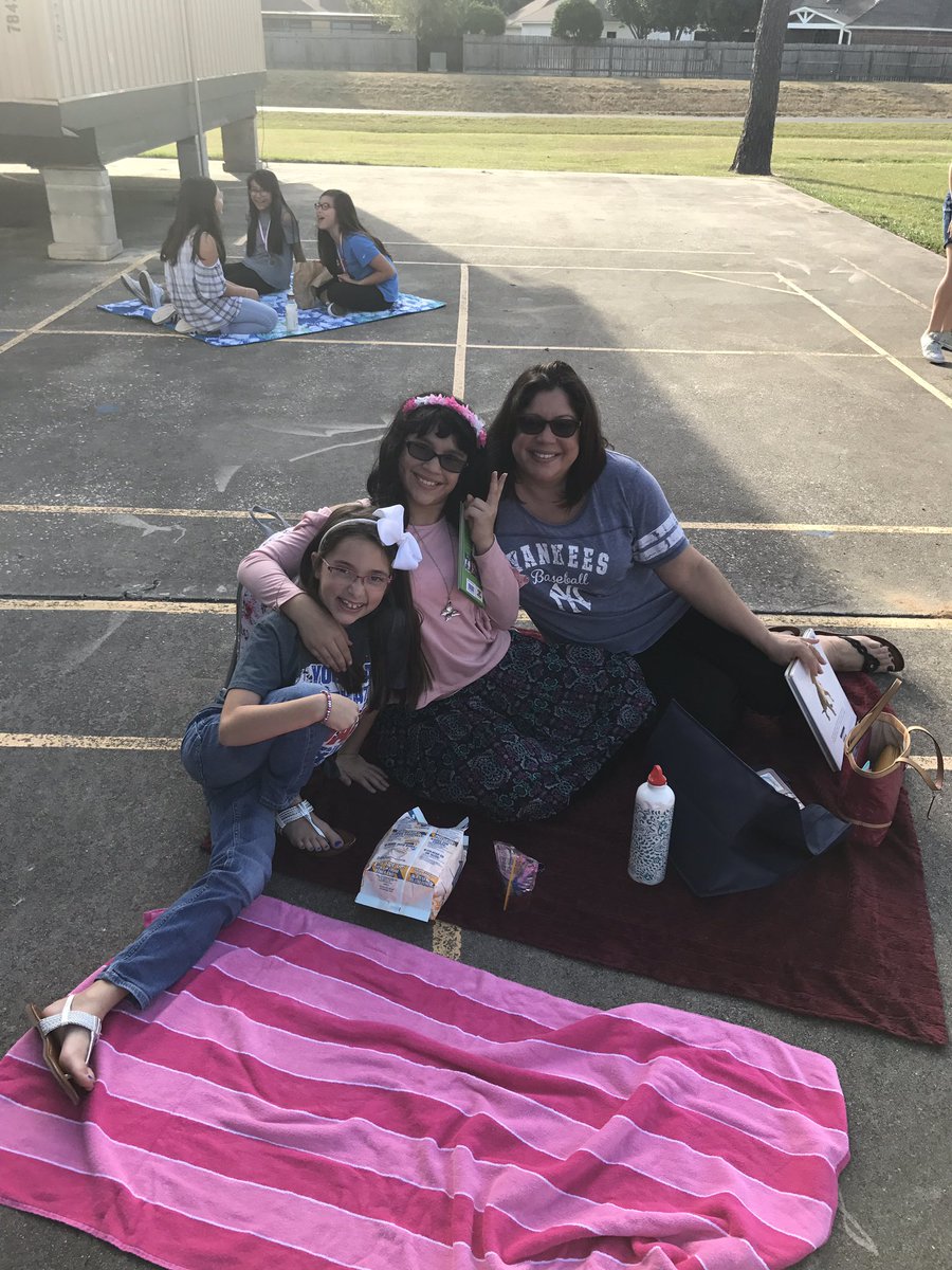 Kuehnle Choir Fun Friday practice and picnic!  Girl's night.  :) <a href="/KuehnleKISD/">Kuehnle Elementary</a> <a href="/KleinISD/">Klein ISD</a> #Promise2Purpose