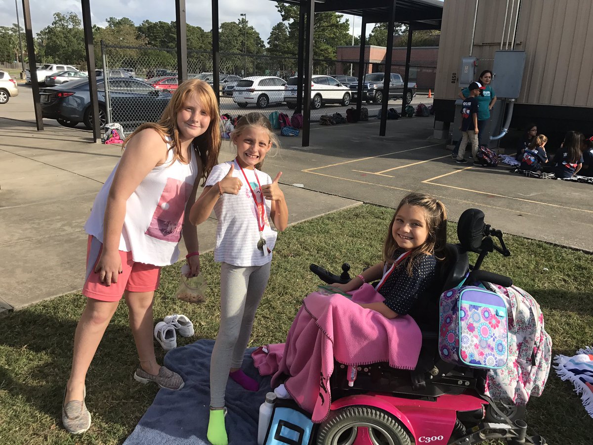 Kuehnle Choir Fun Friday practice and picnic!  Girl's Night.  :) <a href="/KuehnleKISD/">Kuehnle Elementary</a> <a href="/KleinISD/">Klein ISD</a>