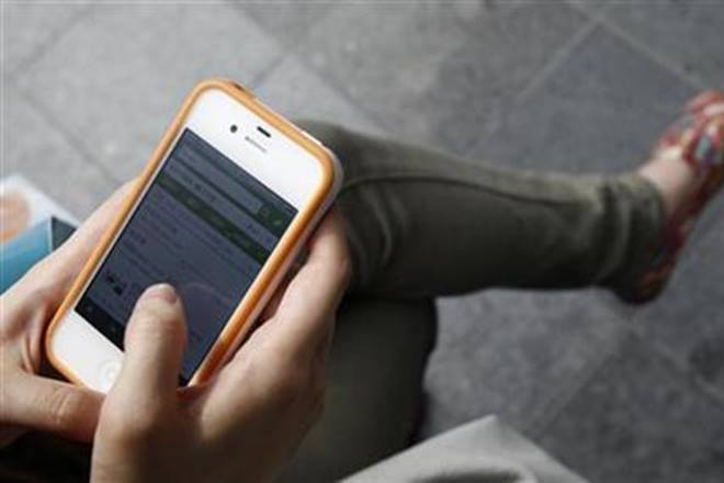 FinancialXpress's tweet photo. How cheap #Jio, #Airtel offers + affordable #smartphones set online streamers Hotstar, #JioPlay, #Netflix on fire
https://t.co/6BJx9os8Ys https://t.co/LIy6LB9ZSA