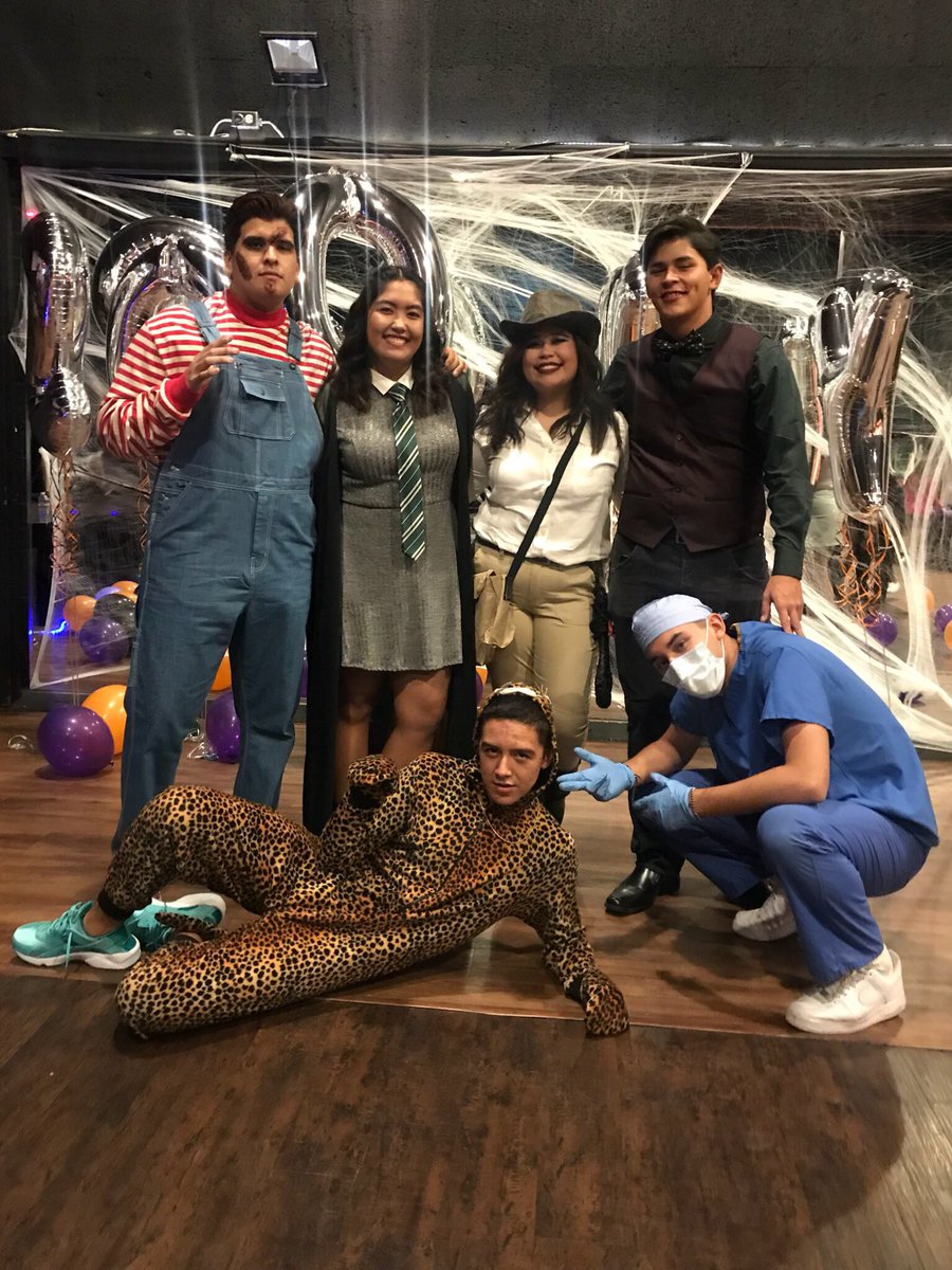 ND_ASB's tweet photo. Senior Class ASB thanks you for getting SPOOKY with us at Homecoming! 👻 https://t.co/sRqnlKcEek