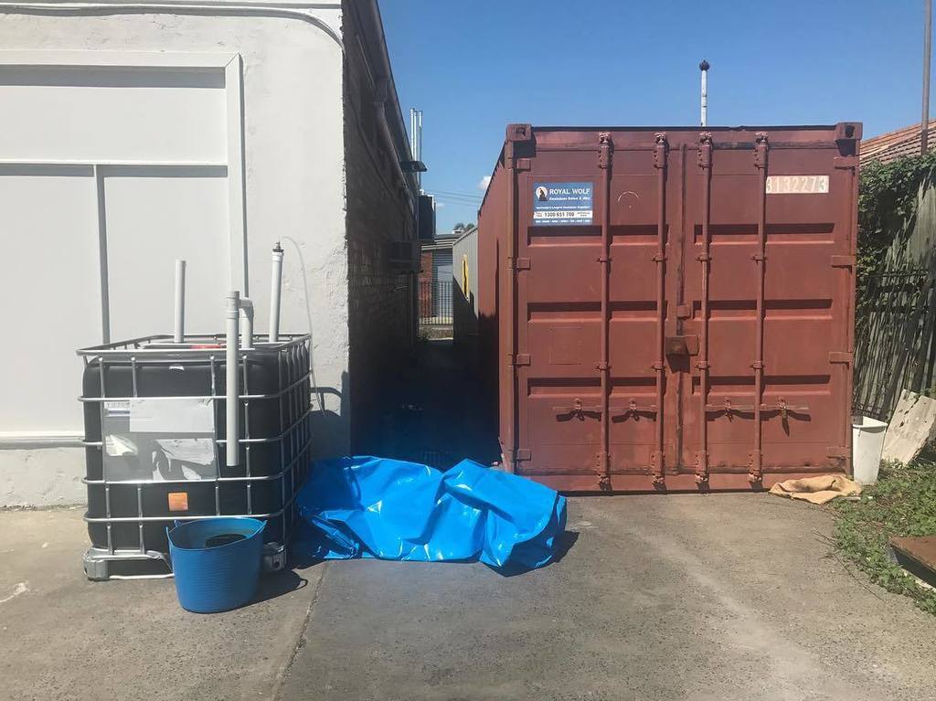 FindingInfinity's tweet image. We assembled an anaerobic digestor on Friday. Pretty excited to see how it turns out. #findingit #findinginfinity … ift.tt/2yIXEwF