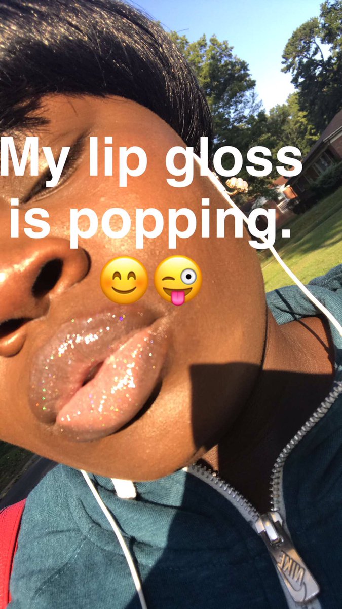 LadyHuxtler's tweet photo. My " SPARKLE WAS POPPING " 👄💋💄 https://t.co/5HeIvHSP4R